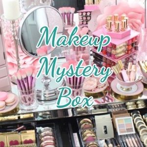 💖Makeup Mystery Box💖
